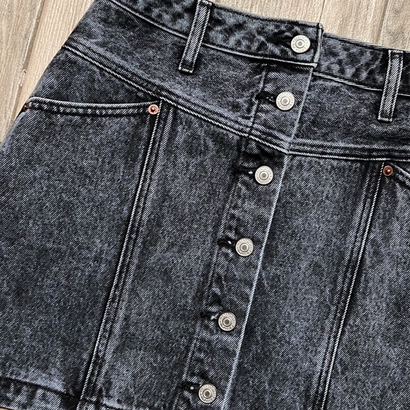 Abercrombie & Fitch Natural Rise Skirt Acid wash black button front mini NWT, 6 - Picture 2 of 7
